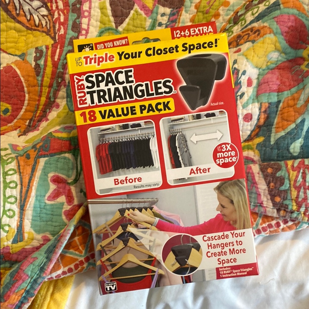 Ruby Space Triangles Closet Organizer 18 Pack
